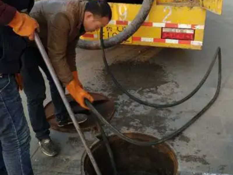 嘉兴市专业化粪池清理生化隔油池清理疏通马桶